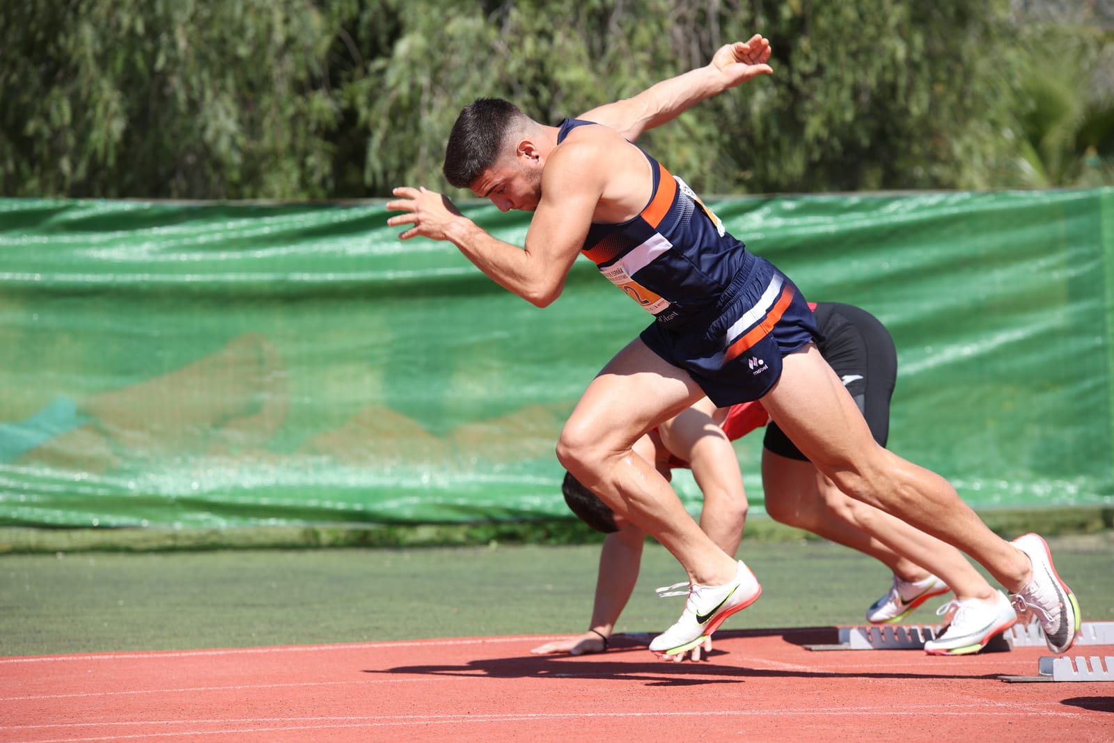 Jose Giner saliendo de los tacos en el campeonato universitario de Murcia